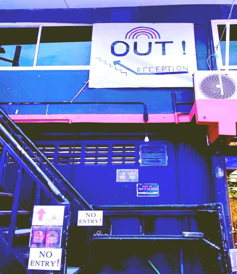Out! A Radically Inclusive Beach Hostel By Wild & Wandering هاد رين المظهر الخارجي الصورة